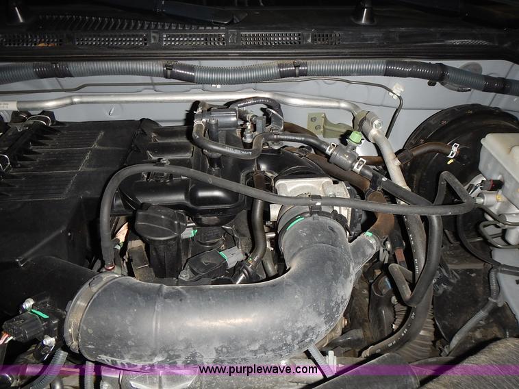 image for item J6358 2011 Nissan Frontier King Cab pickup truck