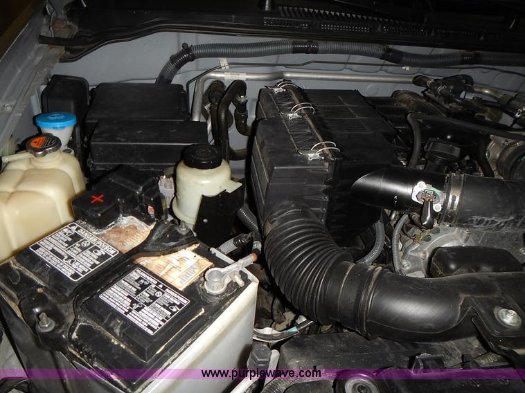 image for item J6358 2011 Nissan Frontier King Cab pickup truck