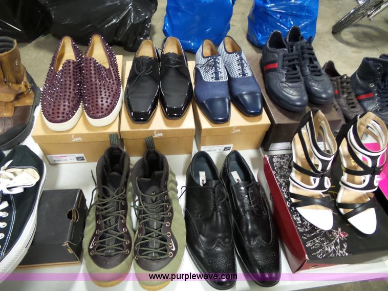 image for item AM9708 (18) pairs of shoes