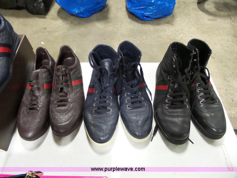 image for item AM9708 (18) pairs of shoes