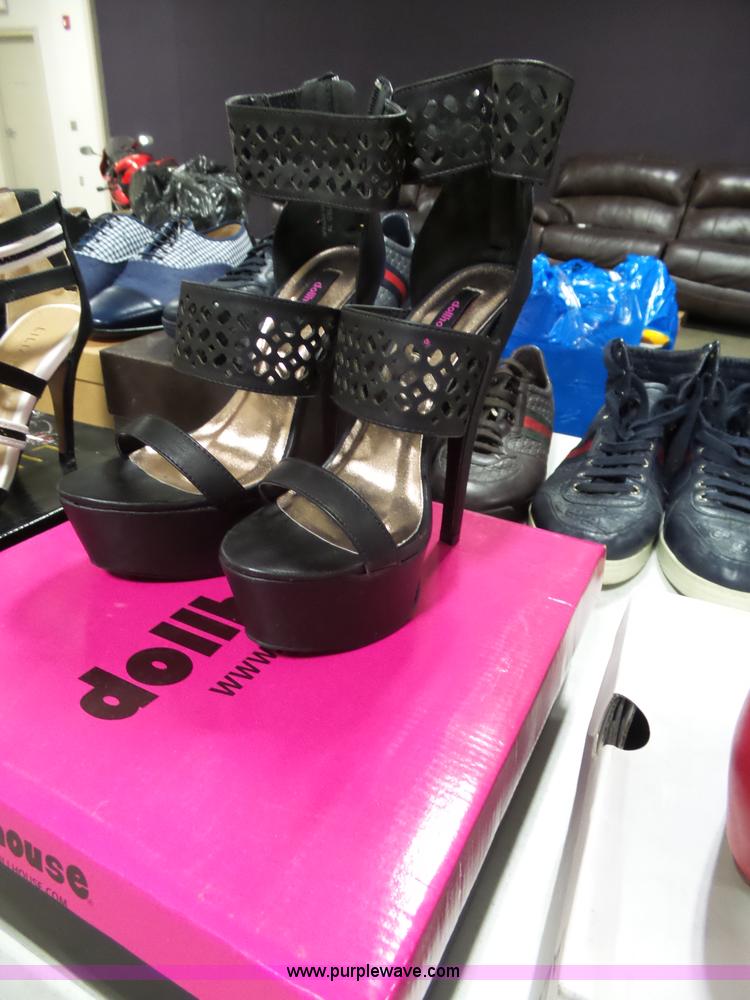 image for item AM9708 (18) pairs of shoes