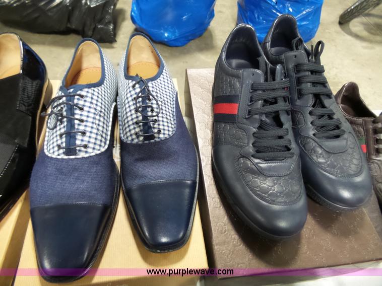 image for item AM9708 (18) pairs of shoes