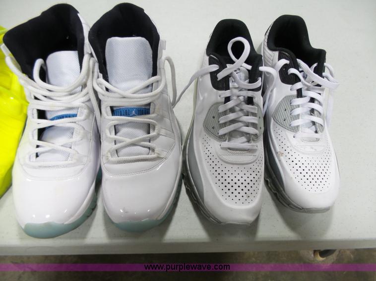 image for item AM9709 (7) pairs of mens shoes