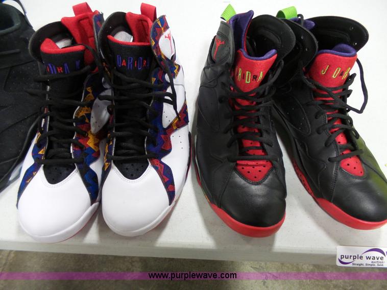 image for item AM9709 (7) pairs of mens shoes