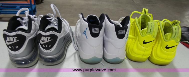 image for item AM9709 (7) pairs of mens shoes