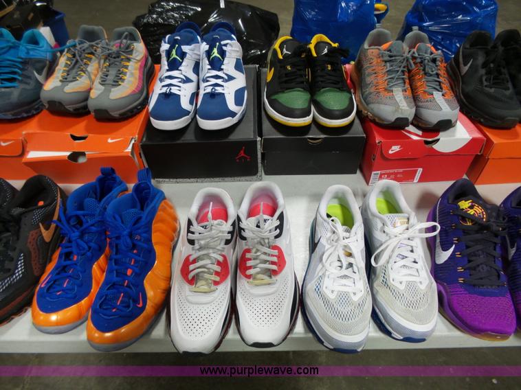 image for item AM9710 (20) pairs of mens shoes