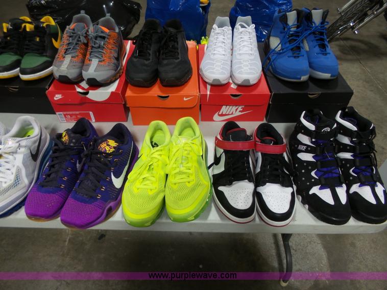 image for item AM9710 (20) pairs of mens shoes