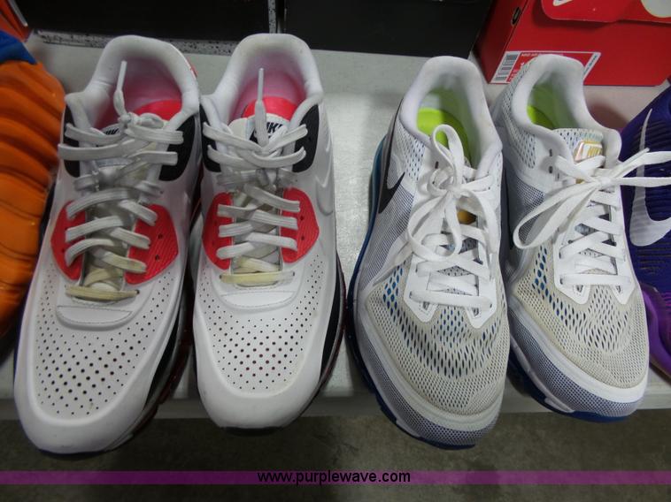 image for item AM9710 (20) pairs of mens shoes