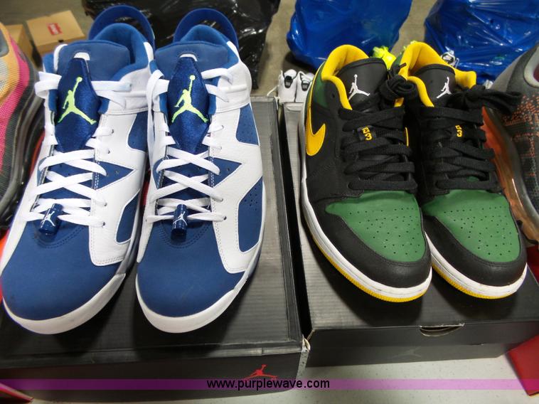 image for item AM9710 (20) pairs of mens shoes