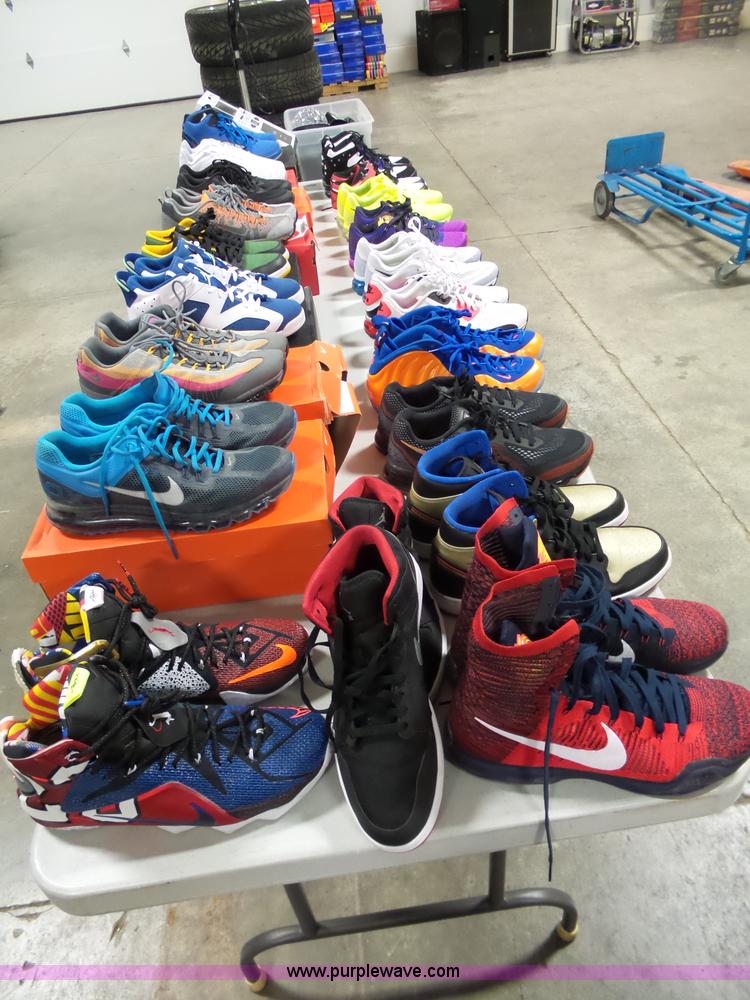 image for item AM9710 (20) pairs of mens shoes