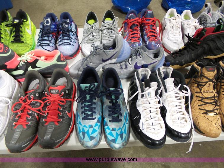 image for item AM9711 (25) pairs of mens shoes