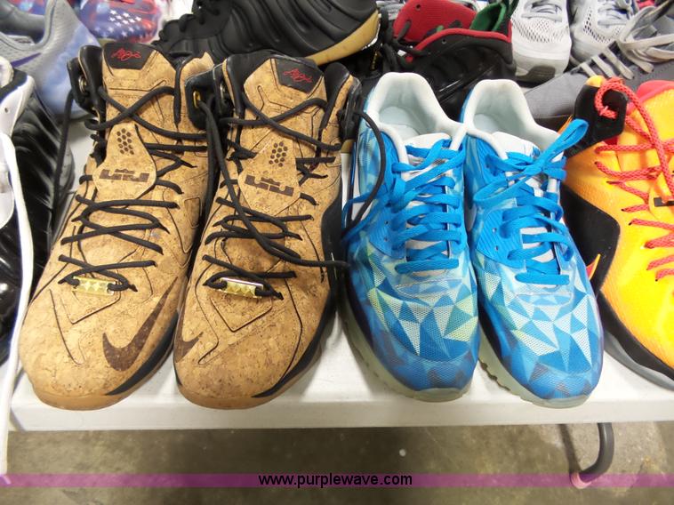 image for item AM9711 (25) pairs of mens shoes