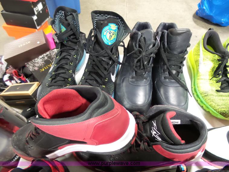 image for item AM9711 (25) pairs of mens shoes