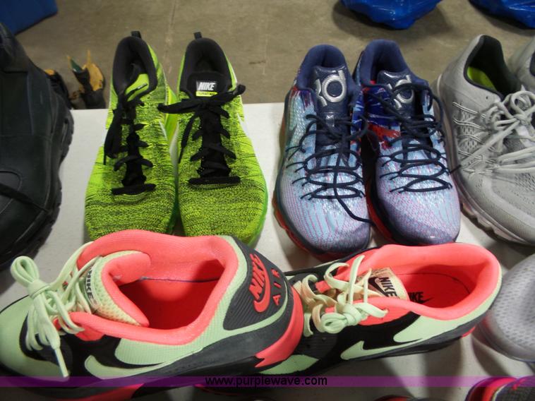 image for item AM9711 (25) pairs of mens shoes