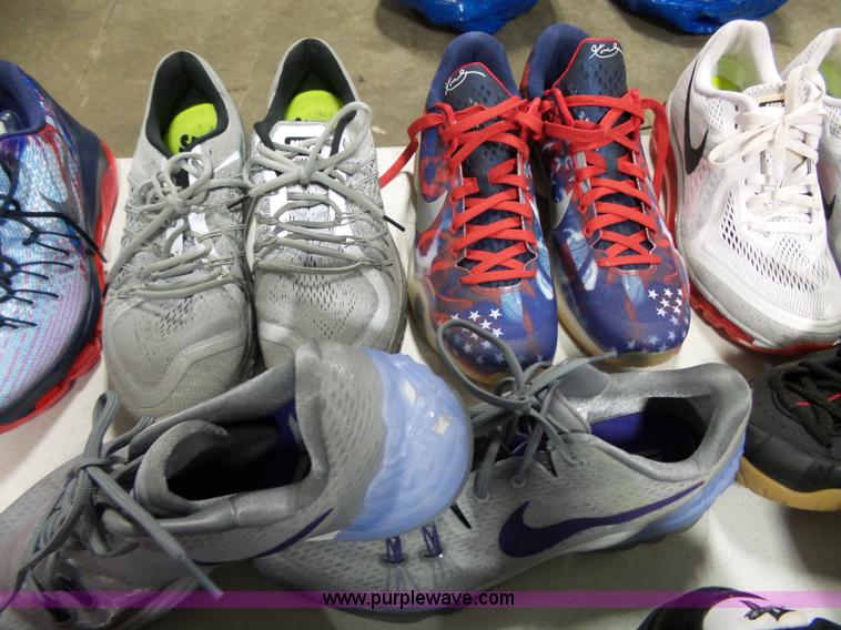 image for item AM9711 (25) pairs of mens shoes