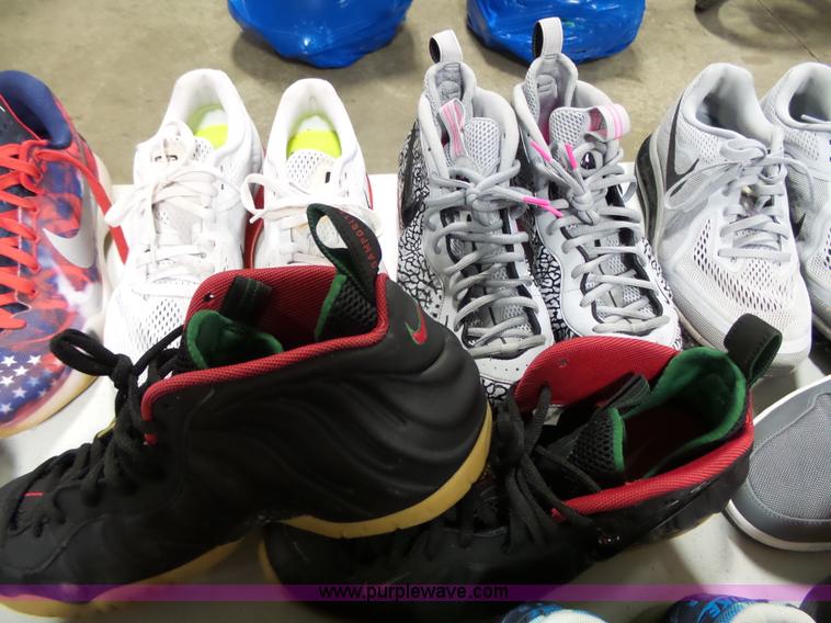 image for item AM9711 (25) pairs of mens shoes