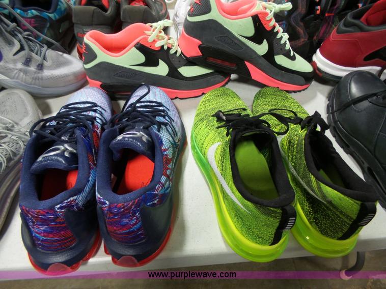 image for item AM9711 (25) pairs of mens shoes