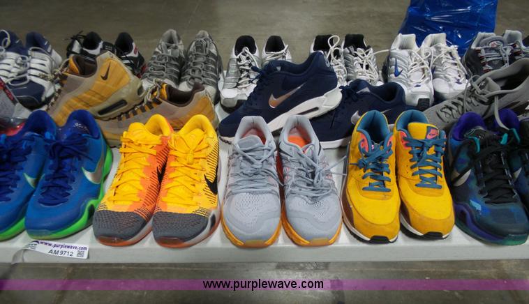 image for item AM9712 (25) pairs of mens shoes