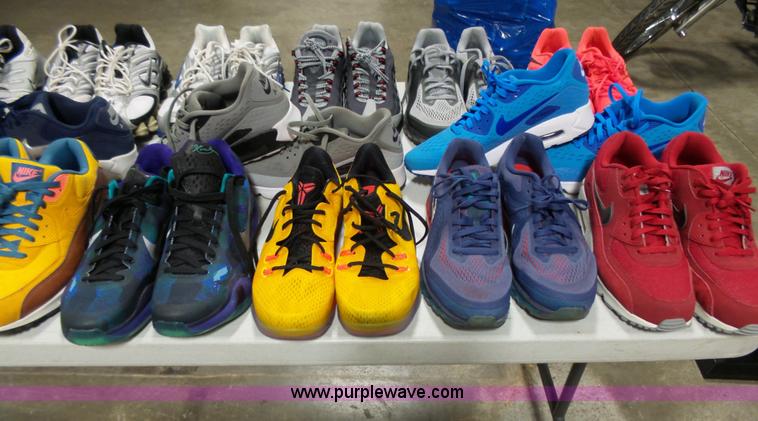 image for item AM9712 (25) pairs of mens shoes