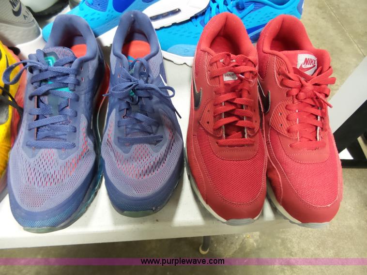 image for item AM9712 (25) pairs of mens shoes