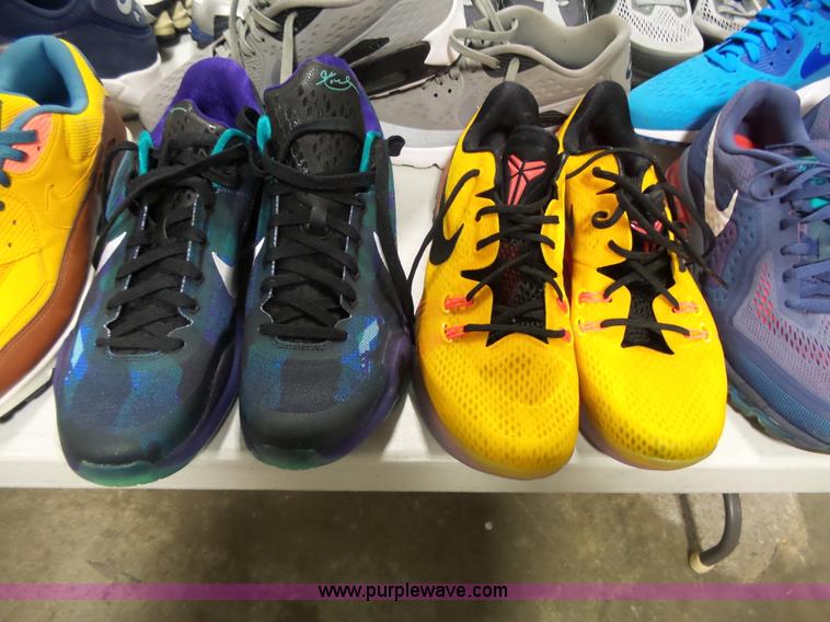 image for item AM9712 (25) pairs of mens shoes