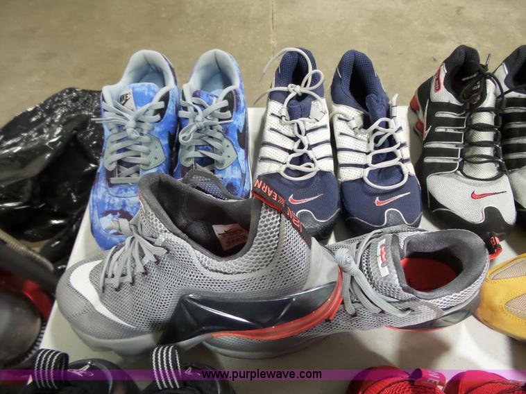 image for item AM9712 (25) pairs of mens shoes