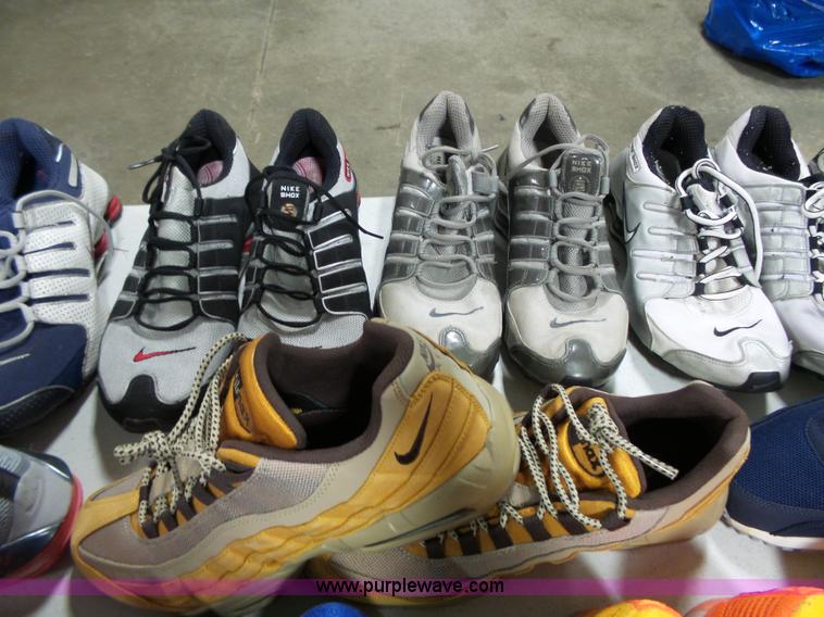 image for item AM9712 (25) pairs of mens shoes