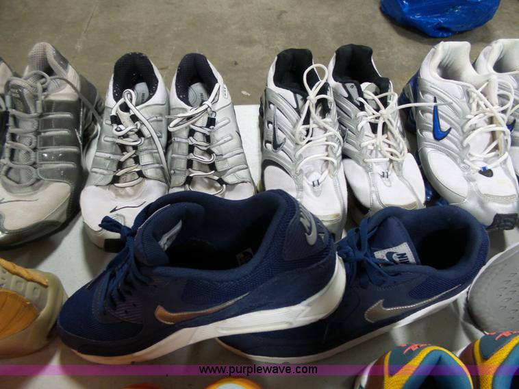 image for item AM9712 (25) pairs of mens shoes