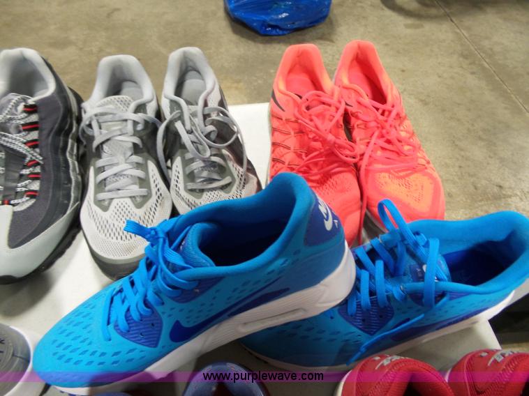 image for item AM9712 (25) pairs of mens shoes