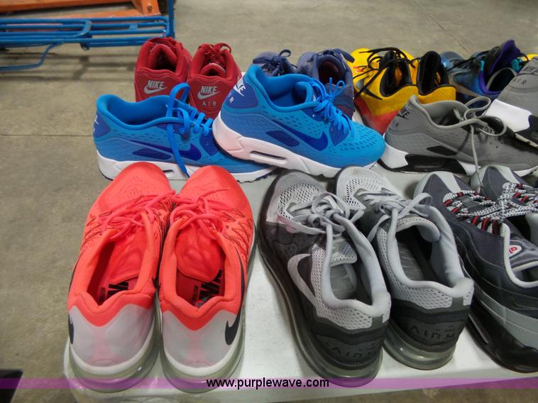 image for item AM9712 (25) pairs of mens shoes