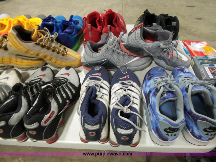 image for item AM9712 (25) pairs of mens shoes