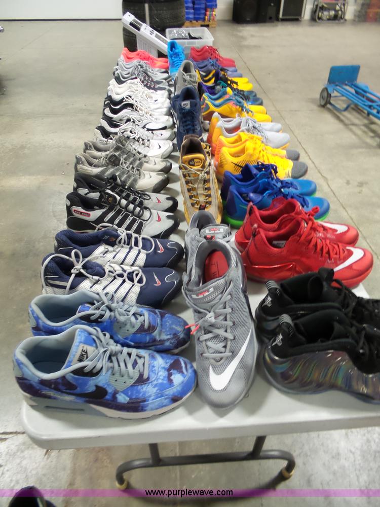 image for item AM9712 (25) pairs of mens shoes