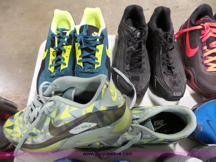 image for item AM9713 (25) pairs of mens shoes