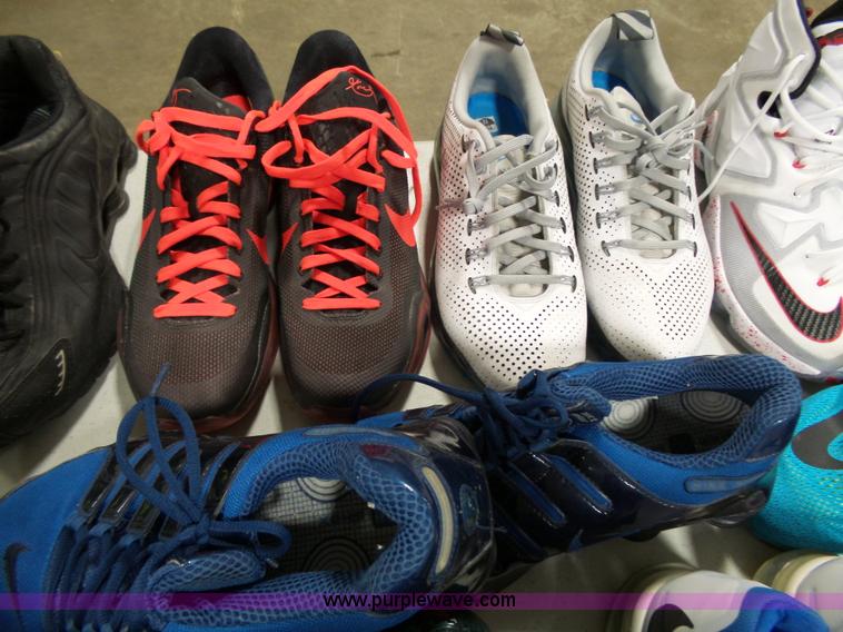 image for item AM9713 (25) pairs of mens shoes