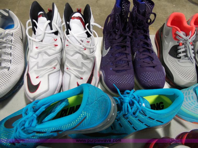 image for item AM9713 (25) pairs of mens shoes