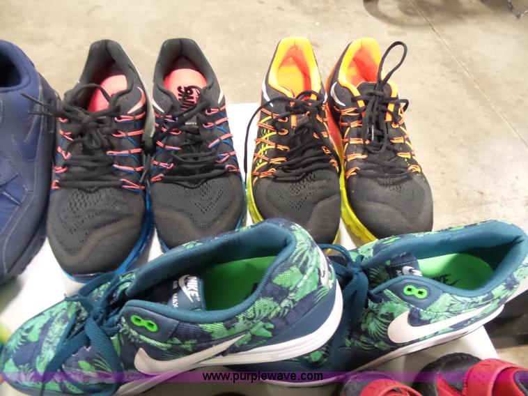 image for item AM9713 (25) pairs of mens shoes