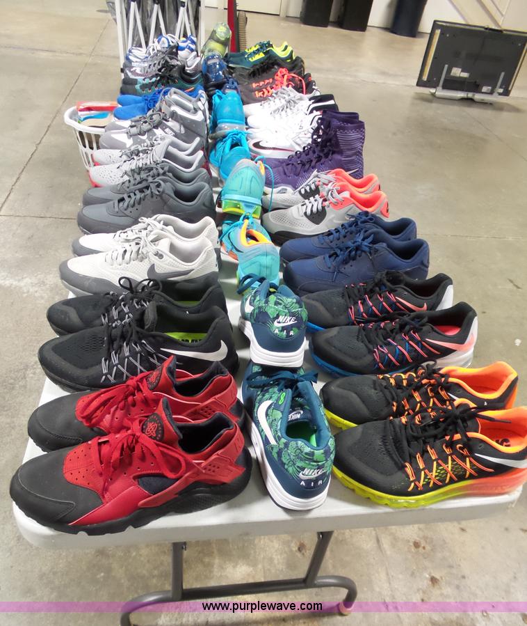 image for item AM9713 (25) pairs of mens shoes