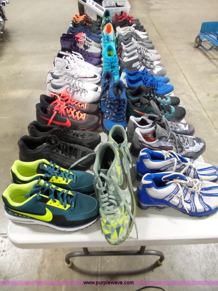 image for item AM9713 (25) pairs of mens shoes