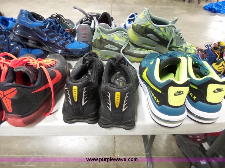 image for item AM9713 (25) pairs of mens shoes