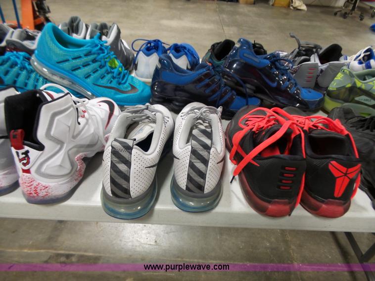 image for item AM9713 (25) pairs of mens shoes