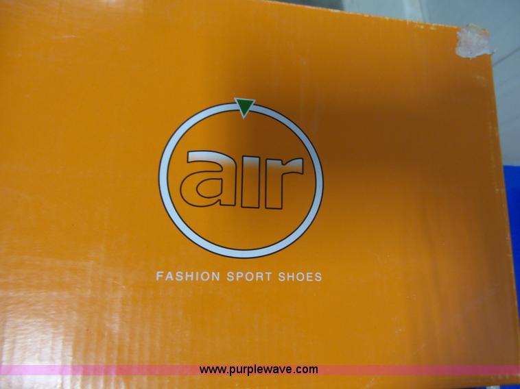 image for item AM9725 Approximately 120 assorted kids athletic shoes