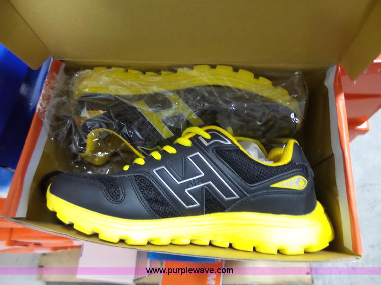 image for item AM9725 Approximately 120 assorted kids athletic shoes