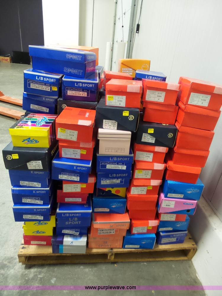 image for item AM9725 Approximately 120 assorted kids athletic shoes