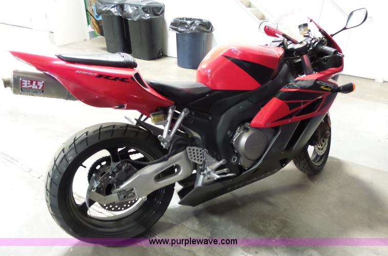 image for item AM9732 2004 Honda CBR1000RR motorcycle