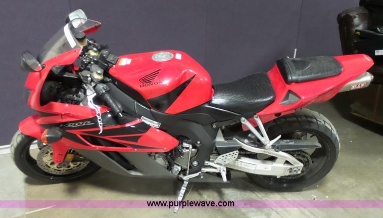 image for item AM9732 2004 Honda CBR1000RR motorcycle