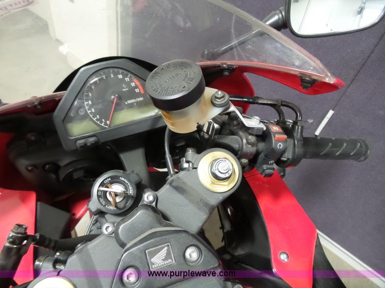 image for item AM9732 2004 Honda CBR1000RR motorcycle