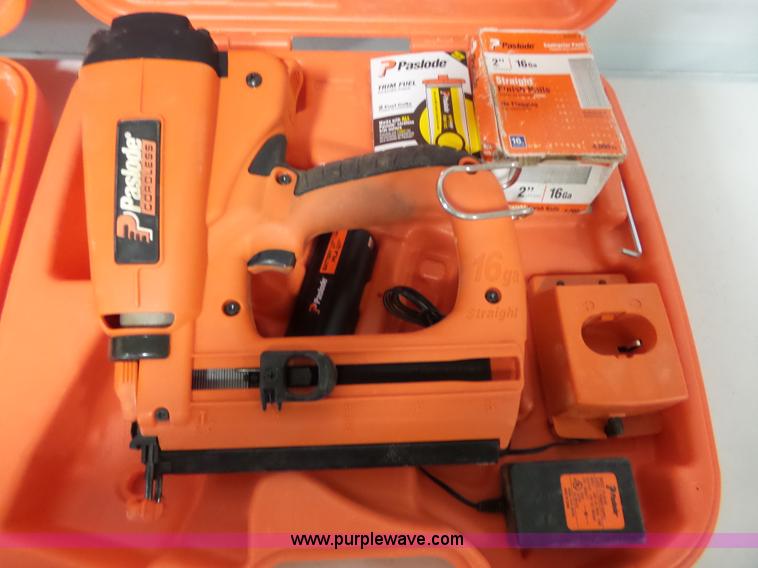 image for item AM9741 (2) Paslode cordless nail/stapler guns
