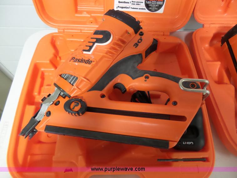 image for item AM9741 (2) Paslode cordless nail/stapler guns