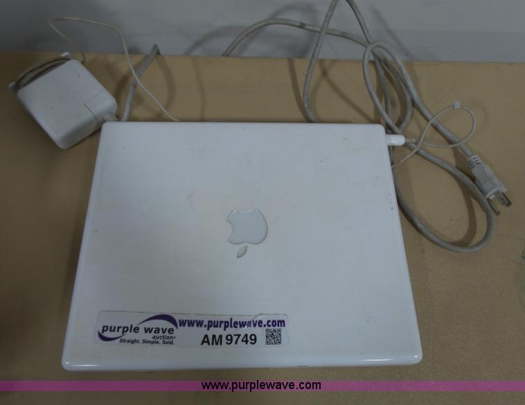 image for item AM9749 Mac iBook G4 laptop