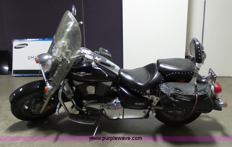 image for item AO9867 2005 Suzuki VL1500 boulevard motorcycle